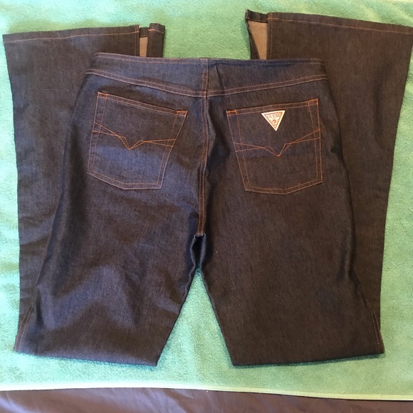 Guess Dark Wash Low-Rise Flare Jeans size 30 - Picture 5 of 7